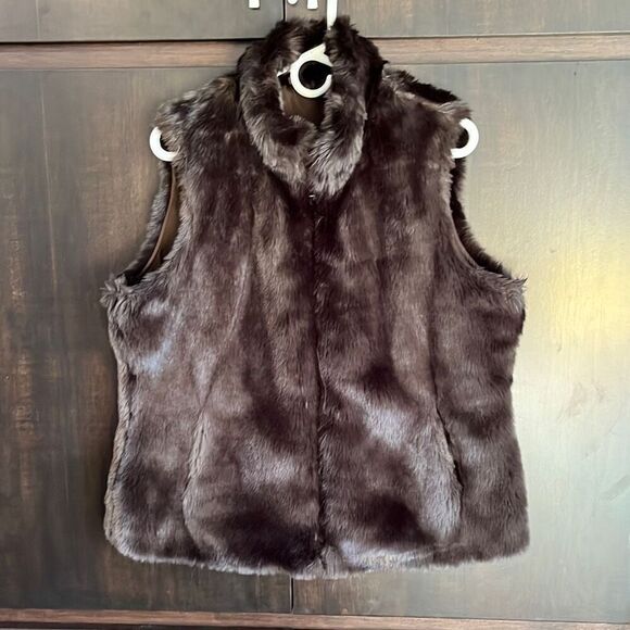 Liz Claiborne Brown Faux Fur Reversible Vest Large - Picture 1 of 4
